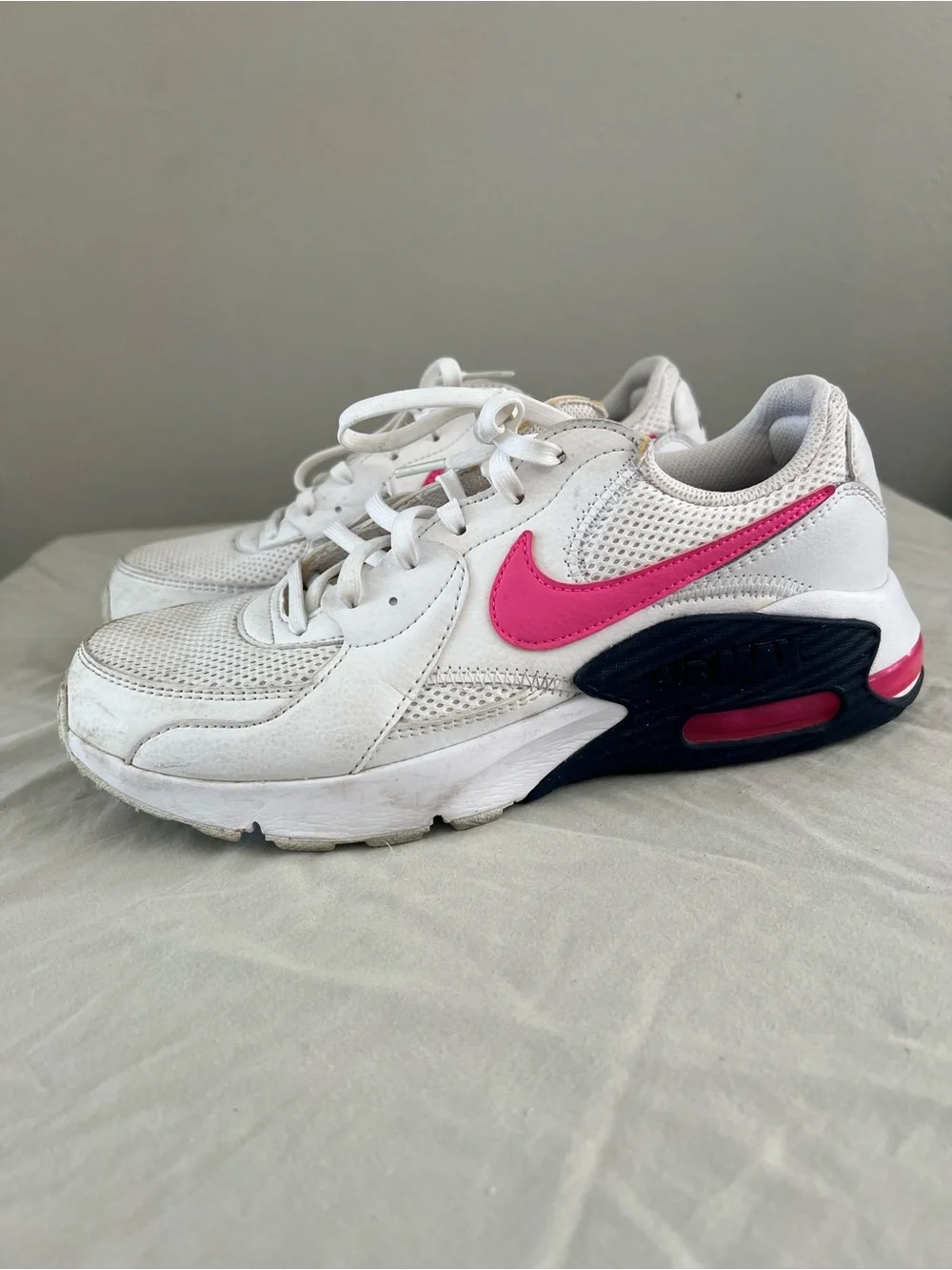 Nike Air Max Excee White Pink Navy Sneakers Size 9.5